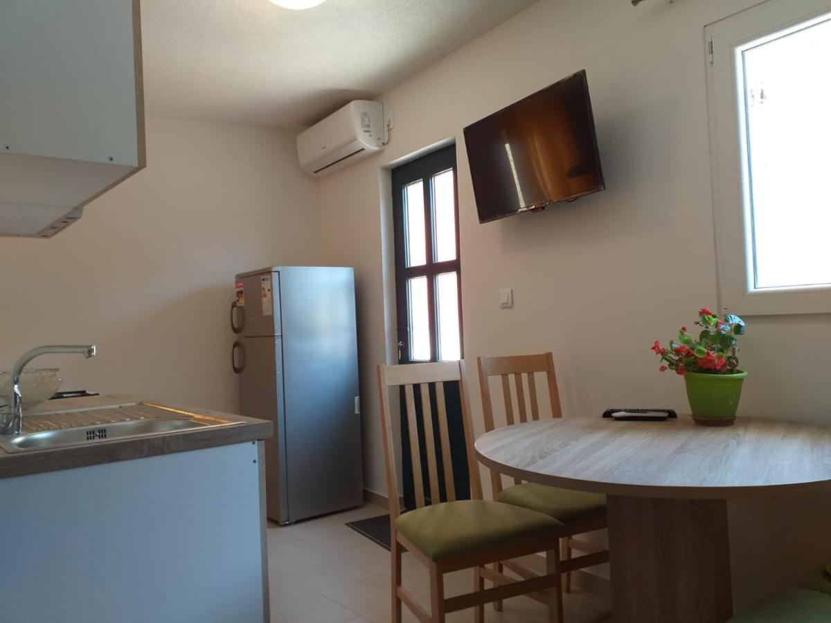 Milea Makarska Exterior foto